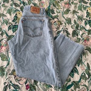 Levi’s 550 Light Wash Tapered Jeans